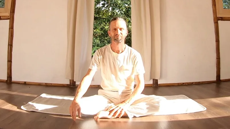 Julien Nicoud, Sonoterapeuta e Instructor de Yoga y Meditación